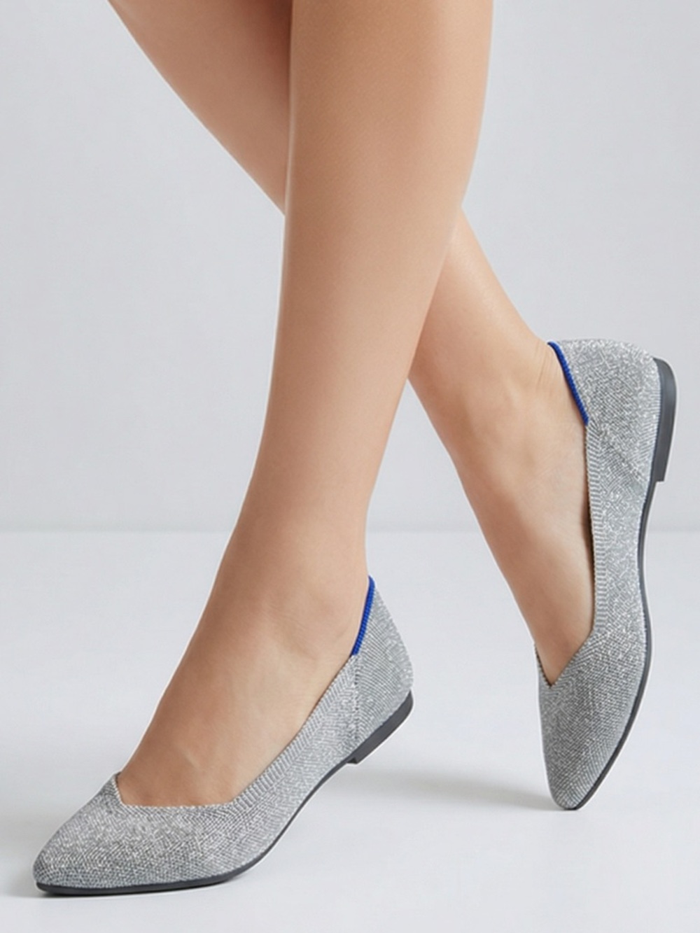 Rothy’s platinum metallic‎ size 8
001-304
